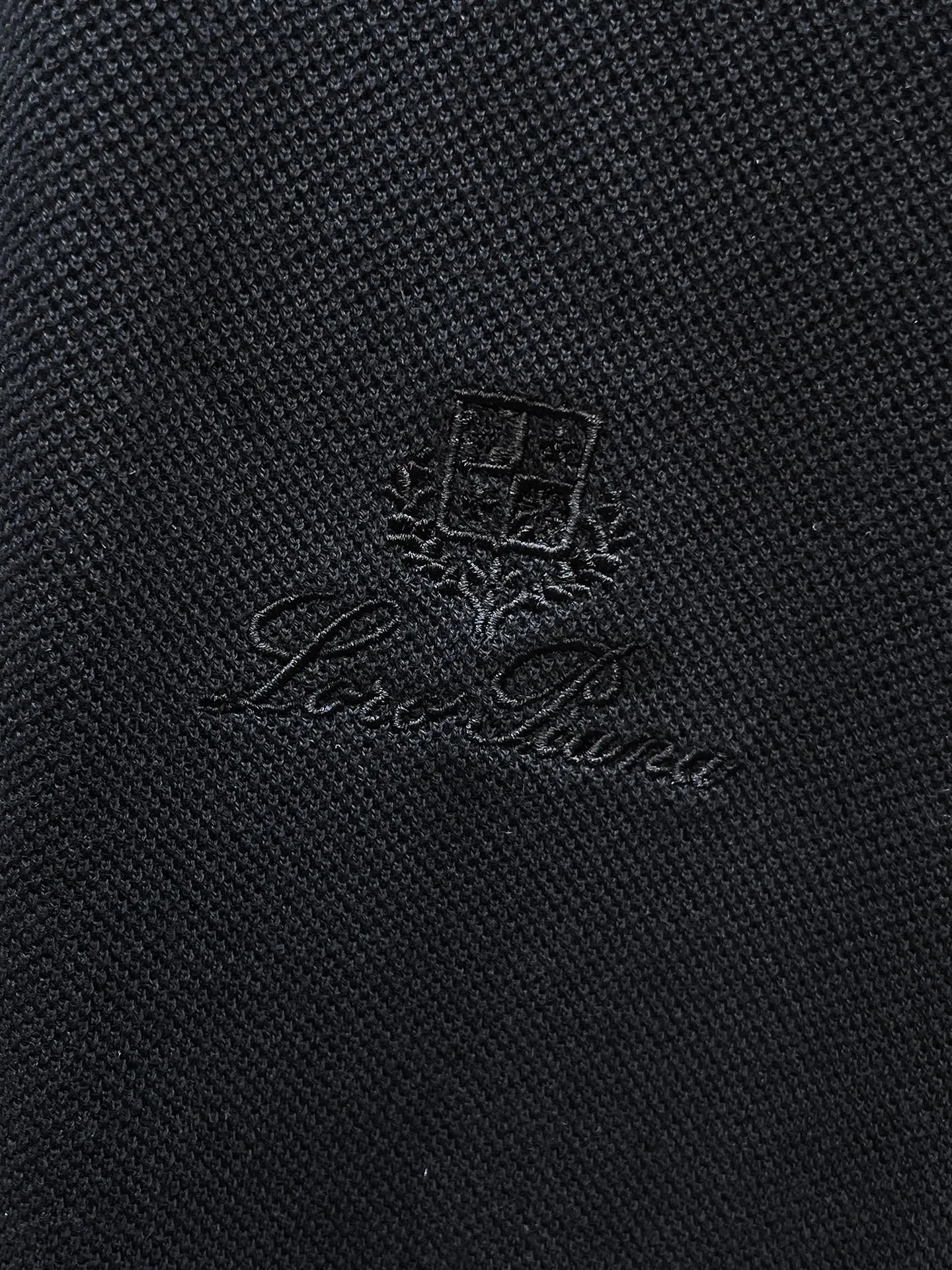 LP 😍2026ss new spring and summer high-quality short-sleeved lapel polo shirts have made their grand debut. They are made of imported mercerized pique fabrics. Brand logo. Original hardware accessories. Original factory labels. Carefully designed. Big-name quality. Good value. 🌹Original customization with 1:1 detail restoration. Ribbed knitted striped collar. Loose fit. The upper body is awesome👍🏻👍🏻 Size:M~XXL